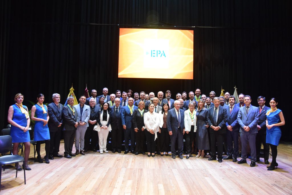 Personalidades, instituciones y empresas recibieron la “Orden Cámara de Comercio de Valencia” este viernes