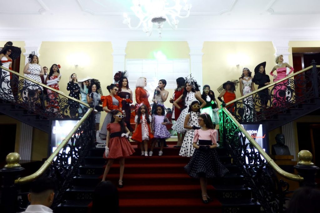 Valencia se vistió de gala para evocar al Hollywood de los años 60'