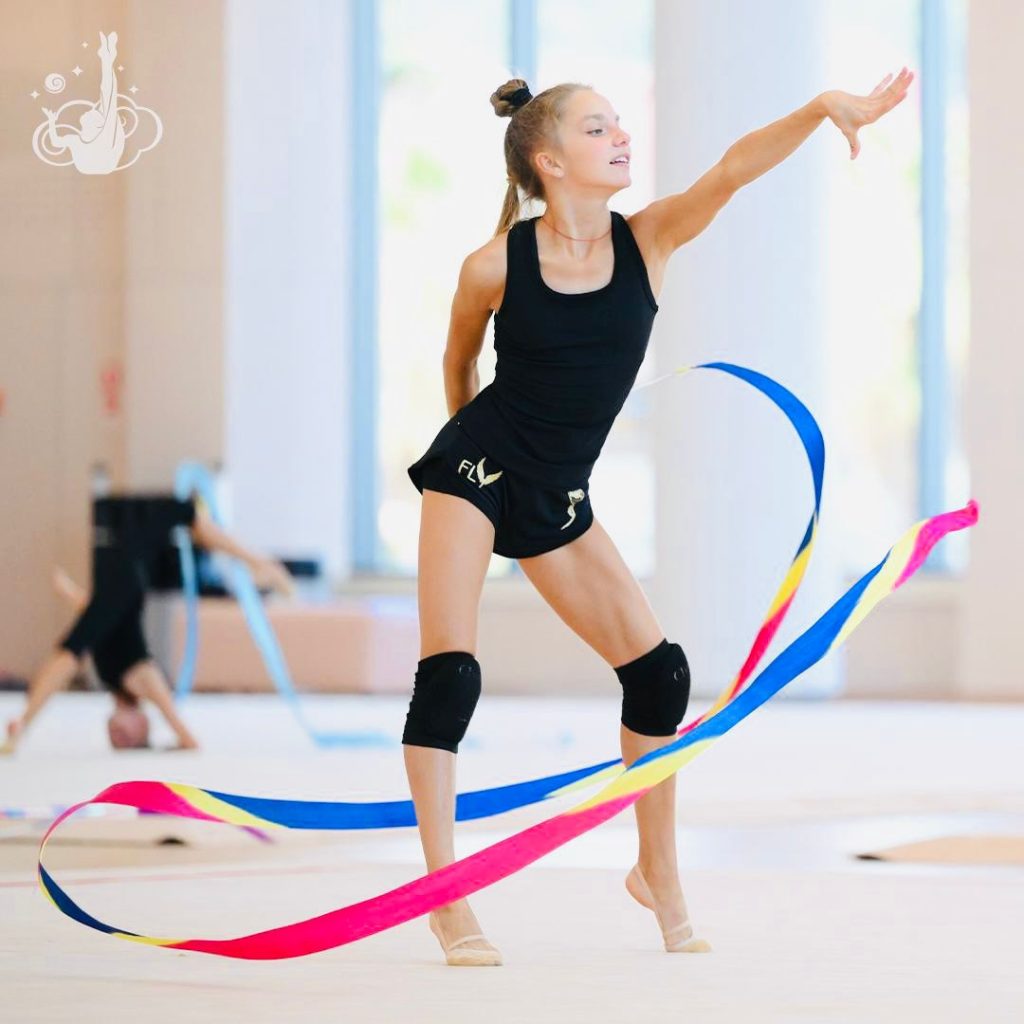 Entrenadora de gimnasia rusa Elena Nikolashkina dicta campamento Elite en Valencia