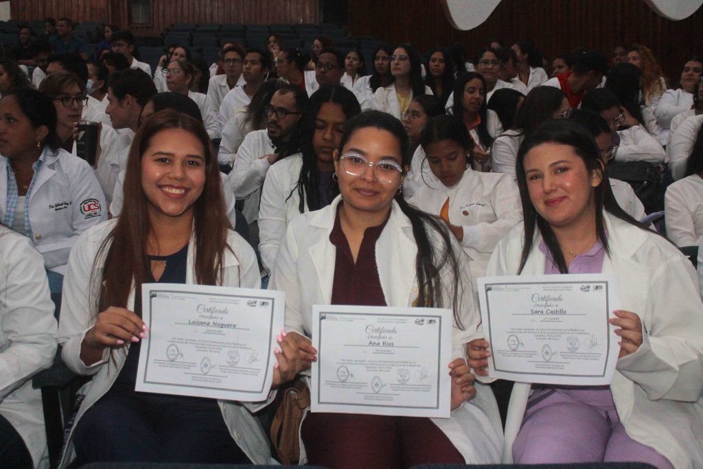 7 Más de 300 médicos carabobeños recibieron certificados